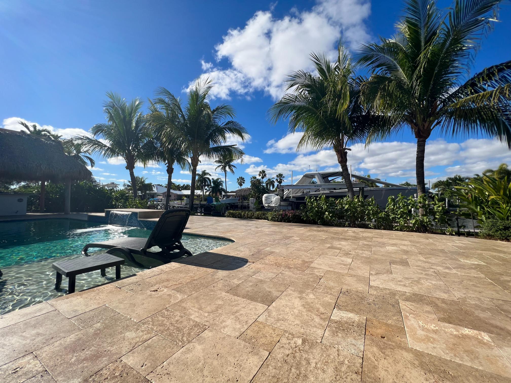 Pool deck pavers - Flat Earth Hardscapes